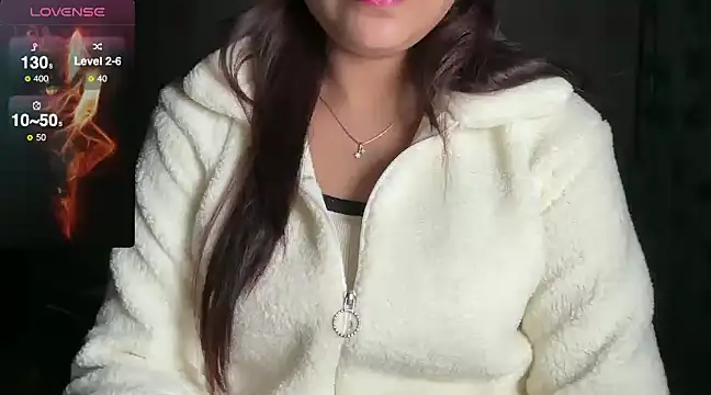 Snapshot of Sizzling__ZAARA chatting on 12/23/24, 08:00 Sizzling ZAARA online show from 12/23/24, 08:00