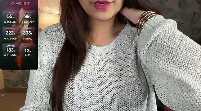 Snapshot of Sizzling__ZAARA chatting on 01/19/25, 06:20 Sizzling ZAARA online show from 01/19/25, 06:20