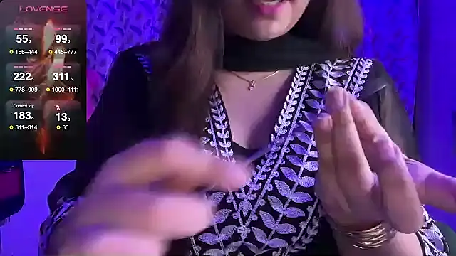 Snapshot of Sizzling__ZAARA chatting on 09/12/25, 10:37 Sizzling ZAARA online show from 09/12/25, 10:37