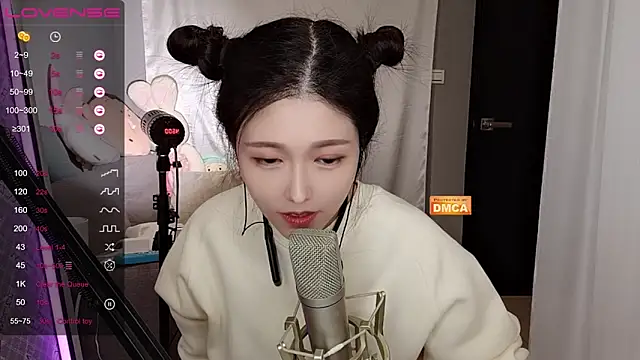 Snapshot of tw_lala chatting on 12/16/24, 07:43 tw lala online show from 12/16/24, 07:43