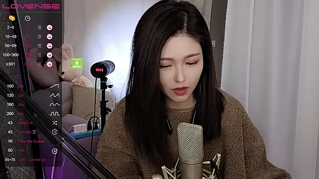 Snapshot of tw_lala chatting on 12/23/24, 04:17 tw lala online show from 12/23/24, 04:17