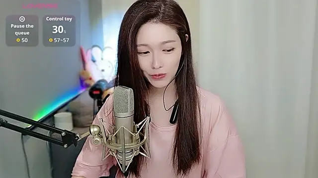 Snapshot of tw_lala chatting on 10/28/25, 04:42 tw lala online show from 10/28/25, 04:42