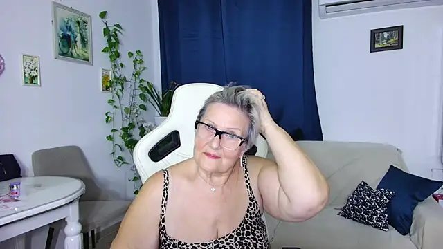 Selenna57 online show from 02/02/26, 06:17