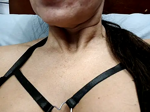 Snapshot of cjpq2525 chatting on 09/23/25, 03:53 cjpq2525 online show from 09/23/25, 03:53