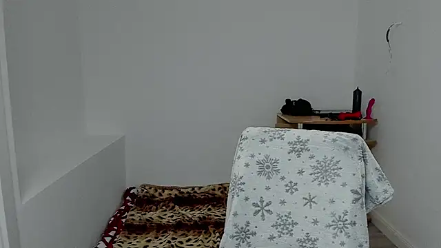 sexxymuscles4u online show from 12/12/24, 09:40