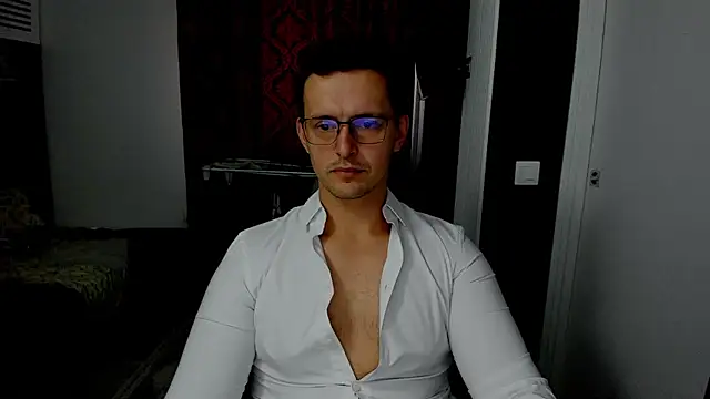 Snapshot of sexxymuscles4u chatting on 10/31/25, 08:48 sexxymuscles4u online show from 10/31/25, 08:48