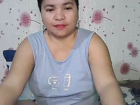 Snapshot of hotpussyxxx33x chatting on 02/15/25, 12:54 hotpussyxxx33x online show from 02/15/25, 12:54