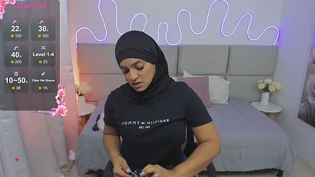 nashiira  online show from 12/03/24, 07:33