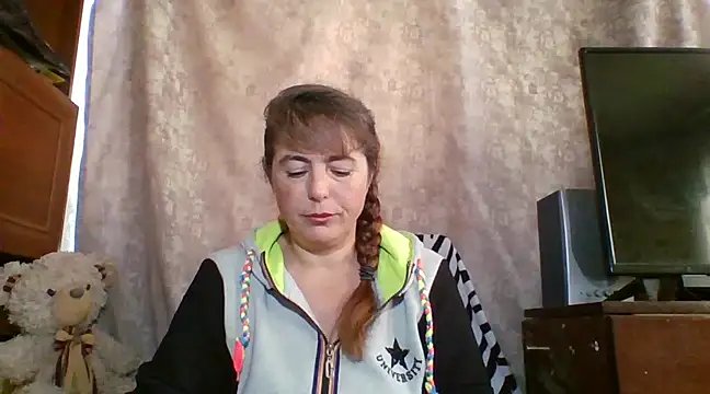 Snapshot of CathySuns chatting on 02/05/25, 09:57 CathySuns online show from 02/05/25, 09:57