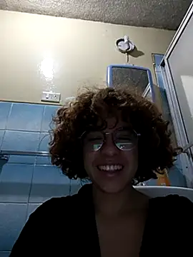 Snapshot of EmmaMelissa0521 chatting on 12/24/24, 04:55 EmmaMelissa0521 online show from 12/24/24, 04:55