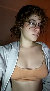 Snapshot of EmmaMelissa0521 chatting on 12/25/24, 11:42 EmmaMelissa0521 online show from 12/25/24, 11:42