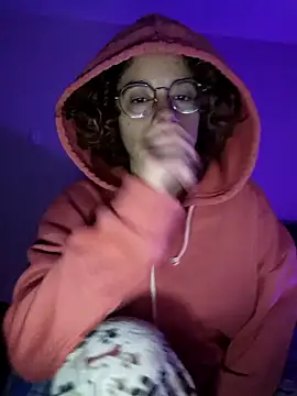 Snapshot of EmmaMelissa0521 chatting on 12/29/24, 05:42 EmmaMelissa0521 online show from 12/29/24, 05:42