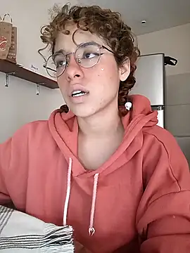 Snapshot of EmmaMelissa0521 chatting on 12/29/24, 05:54 EmmaMelissa0521 online show from 12/29/24, 05:54