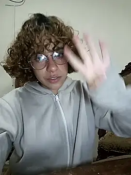 Snapshot of EmmaMelissa0521 chatting on 12/30/24, 03:58 EmmaMelissa0521 online show from 12/30/24, 03:58