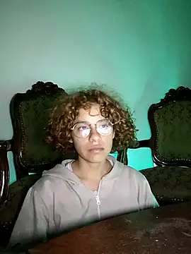 Snapshot of EmmaMelissa0521 chatting on 01/06/25, 04:58 EmmaMelissa0521 online show from 01/06/25, 04:58