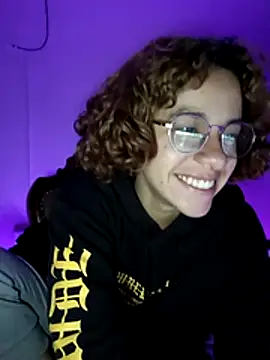 Snapshot of EmmaMelissa0521 chatting on 01/08/25, 05:27 EmmaMelissa0521 online show from 01/08/25, 05:27