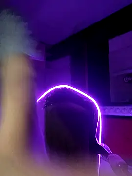 Snapshot of EmmaMelissa0521 chatting on 01/10/25, 04:01 EmmaMelissa0521 online show from 01/10/25, 04:01