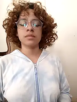 Snapshot of EmmaMelissa0521 chatting on 01/11/25, 08:21 EmmaMelissa0521 online show from 01/11/25, 08:21