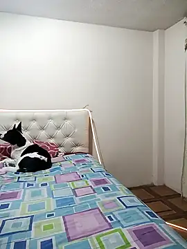 Snapshot of EmmaMelissa0521 chatting on 01/19/25, 05:15 EmmaMelissa0521 online show from 01/19/25, 05:15