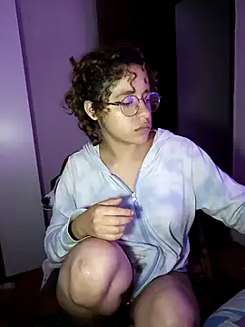 Snapshot of EmmaMelissa0521 chatting on 01/20/25, 11:32 EmmaMelissa0521 online show from 01/20/25, 11:32