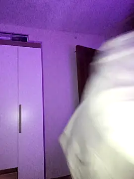 Snapshot of EmmaMelissa0521 chatting on 01/23/25, 05:02 EmmaMelissa0521 online show from 01/23/25, 05:02