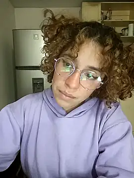 Snapshot of EmmaMelissa0521 chatting on 01/31/25, 12:17 EmmaMelissa0521 online show from 01/31/25, 12:17