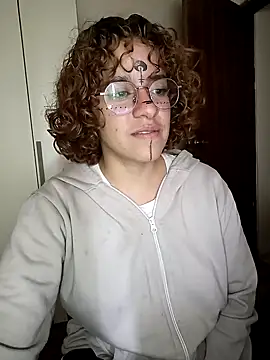 Snapshot of EmmaMelissa0521 chatting on 02/01/25, 10:55 EmmaMelissa0521 online show from 02/01/25, 10:55