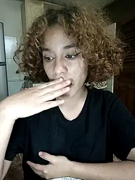 Snapshot of EmmaMelissa0521 chatting on 02/04/25, 03:00 EmmaMelissa0521 online show from 02/04/25, 03:00