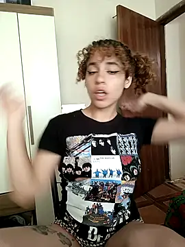 Snapshot of EmmaMelissa0521 chatting on 02/08/25, 05:08 EmmaMelissa0521 online show from 02/08/25, 05:08