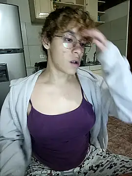 Snapshot of EmmaMelissa0521 chatting on 02/12/25, 04:23 EmmaMelissa0521 online show from 02/12/25, 04:23