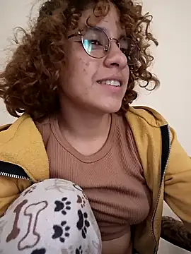 Snapshot of EmmaMelissa0521 chatting on 02/13/25, 09:49 EmmaMelissa0521 online show from 02/13/25, 09:49