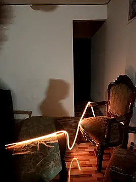 Snapshot of EmmaMelissa0521 chatting on 02/16/25, 11:59 EmmaMelissa0521 online show from 02/16/25, 11:59