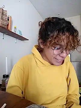 Snapshot of EmmaMelissa0521 chatting on 02/19/25, 05:06 EmmaMelissa0521 online show from 02/19/25, 05:06