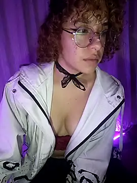 Snapshot of EmmaMelissa0521 chatting on 02/22/25, 03:23 EmmaMelissa0521 online show from 02/22/25, 03:23