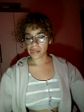 Snapshot of EmmaMelissa0521 chatting on 02/28/25, 04:21 EmmaMelissa0521 online show from 02/28/25, 04:21