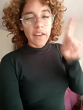 Snapshot of EmmaMelissa0521 chatting on 03/10/25, 05:07 EmmaMelissa0521 online show from 03/10/25, 05:07