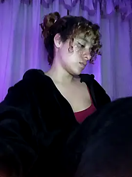 Snapshot of EmmaMelissa0521 chatting on 03/15/25, 04:46 EmmaMelissa0521 online show from 03/15/25, 04:46