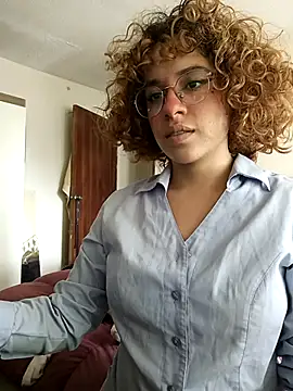 Snapshot of EmmaMelissa0521 chatting on 03/16/25, 07:49 EmmaMelissa0521 online show from 03/16/25, 07:49