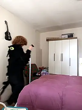 Snapshot of EmmaMelissa0521 chatting on 03/22/25, 04:04 EmmaMelissa0521 online show from 03/22/25, 04:04