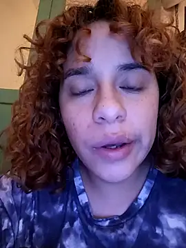 Snapshot of EmmaMelissa0521 chatting on 09/14/25, 02:33 EmmaMelissa0521 online show from 09/14/25, 02:33