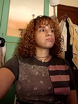 Snapshot of EmmaMelissa0521 chatting on 09/16/25, 01:50 EmmaMelissa0521 online show from 09/16/25, 01:50