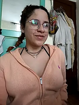 Snapshot of EmmaMelissa0521 chatting on 09/21/25, 07:26 EmmaMelissa0521 online show from 09/21/25, 07:26