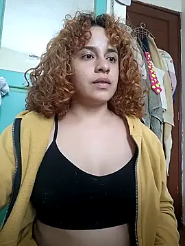 Snapshot of EmmaMelissa0521 chatting on 09/24/25, 09:18 EmmaMelissa0521 online show from 09/24/25, 09:18