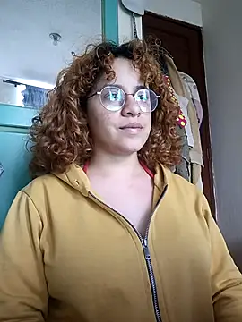 Snapshot of EmmaMelissa0521 chatting on 09/25/25, 10:13 EmmaMelissa0521 online show from 09/25/25, 10:13