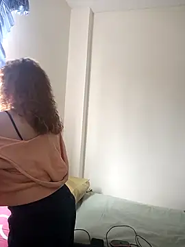 Snapshot of EmmaMelissa0521 chatting on 09/26/25, 08:13 EmmaMelissa0521 online show from 09/26/25, 08:13