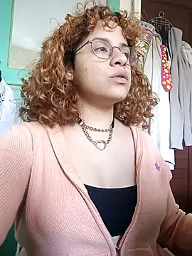 Snapshot of EmmaMelissa0521 chatting on 09/28/25, 08:58 EmmaMelissa0521 online show from 09/28/25, 08:58