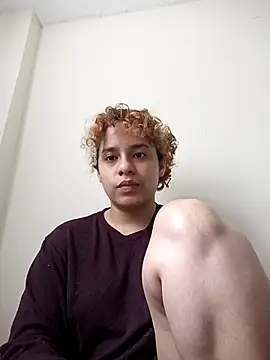 Snapshot of EmmaMelissa0521 chatting on 10/11/25, 07:56 EmmaMelissa0521 online show from 10/11/25, 07:56