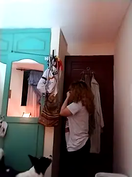 Snapshot of EmmaMelissa0521 chatting on 11/28/25, 11:29 EmmaMelissa0521 online show from 11/28/25, 11:29