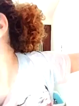 Snapshot of EmmaMelissa0521 chatting on 11/30/25, 01:31 EmmaMelissa0521 online show from 11/30/25, 01:31