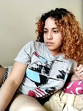 Snapshot of EmmaMelissa0521 chatting on 12/13/25, 07:53 EmmaMelissa0521 online show from 12/13/25, 07:53